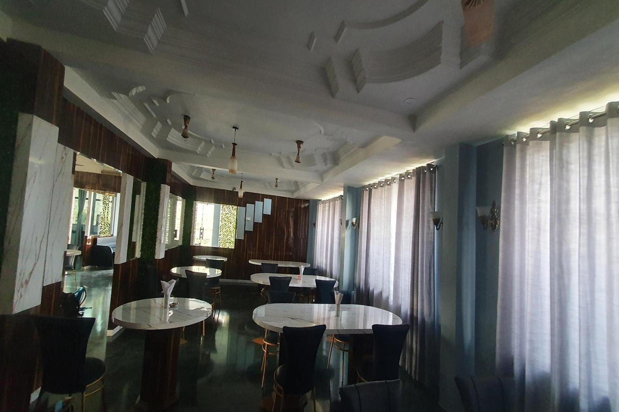 Oyo Hotel Rajshree Akolia Экстерьер фото