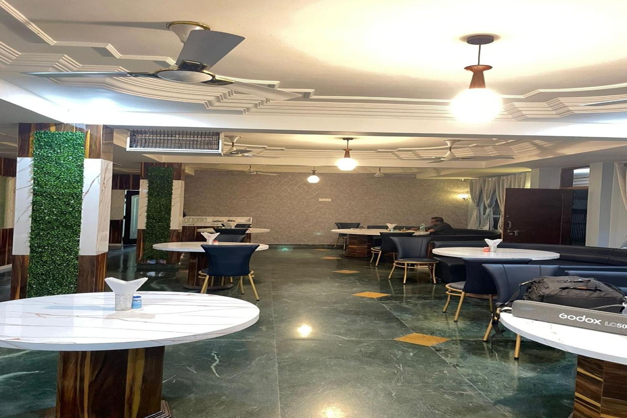 Oyo Hotel Rajshree Akolia Экстерьер фото